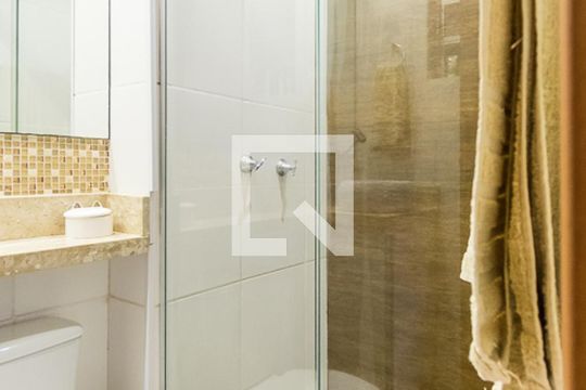 Banheiro da Suíte de apartamento à venda com 2 quartos, 54m² em Vigário Geral, Rio de Janeiro
