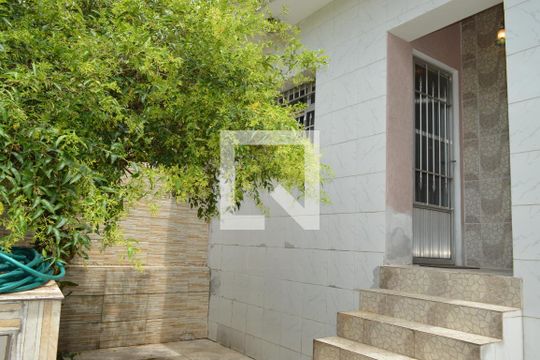 Frente de casa à venda com 2 quartos, 300m² em Ipiranga, São Paulo