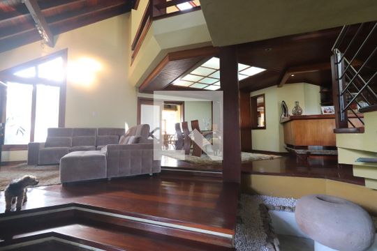 Casa à venda com 4 quartos, 572m² em Guarani, Novo Hamburgo