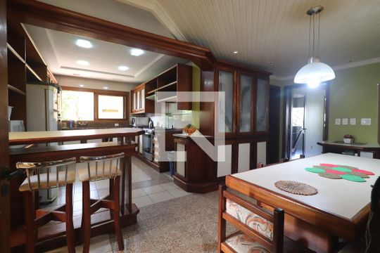 Cozinha de casa à venda com 4 quartos, 572m² em Guarani, Novo Hamburgo