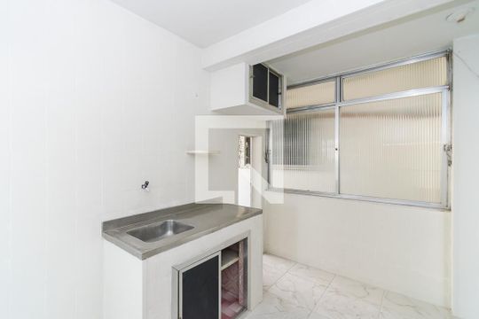 Cozinha de apartamento para alugar com 2 quartos, 60m² em Irajá, Rio de Janeiro