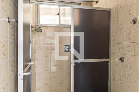 Banheiro de apartamento para alugar com 2 quartos, 60m² em Irajá, Rio de Janeiro