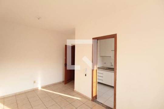 Sala de apartamento para alugar com 2 quartos, 60m² em Manacás, Belo Horizonte
