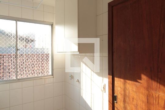Cozinha e Área de Serviço de apartamento para alugar com 2 quartos, 60m² em Manacás, Belo Horizonte