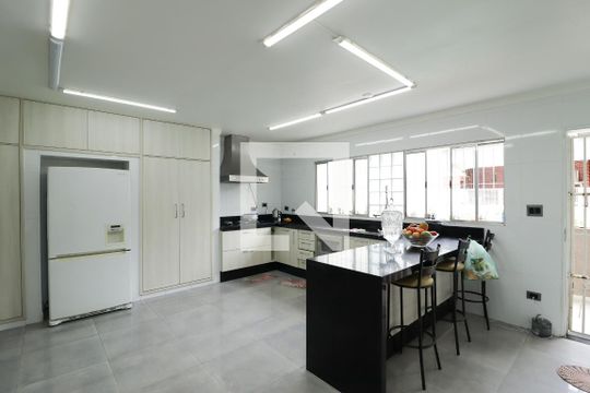 Cozinha de casa à venda com 3 quartos, 300m² em Água Fria, São Paulo