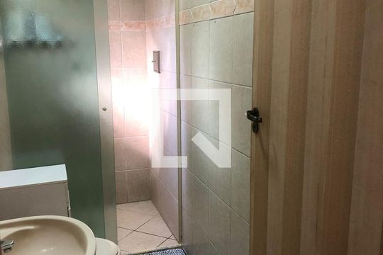 Banheiro de casa à venda com 4 quartos, 221m² em Vila Pirajussara, São Paulo
