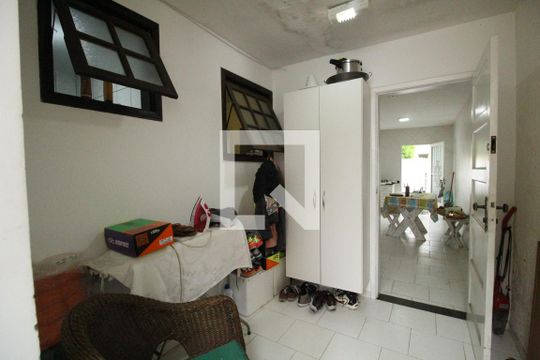 Hall para os fundos da casa de casa de condomínio à venda com 3 quartos, 324m² em Taquara, Rio de Janeiro