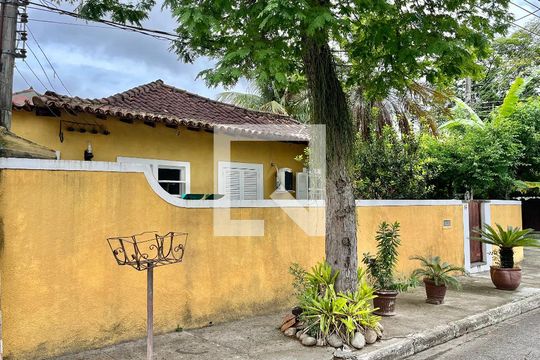 Fachada de casa de condomínio à venda com 3 quartos, 324m² em Taquara, Rio de Janeiro