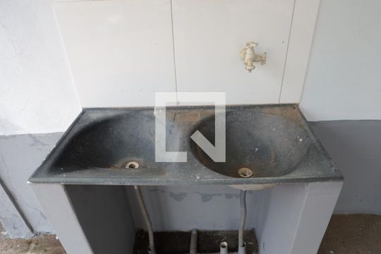 Área serviço de casa para alugar com 2 quartos, 70m² em Parque Amazônia, Goiânia