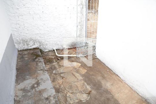 Área comum de casa para alugar com 2 quartos, 70m² em Parque Amazônia, Goiânia