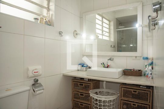 Banheiro da Suíte de casa à venda com 3 quartos, 200m² em Indianópolis, São Paulo