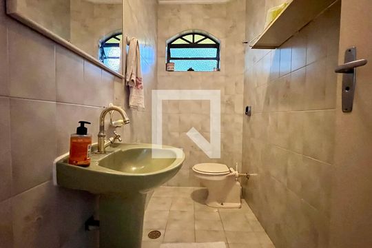 Lavabo de casa à venda com 4 quartos, 275m² em Vila Madalena, São Paulo