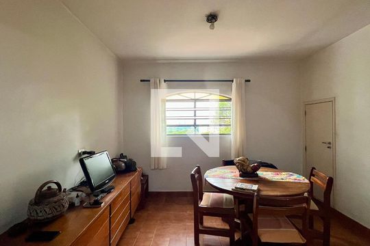 Cozinha de casa à venda com 4 quartos, 275m² em Vila Madalena, São Paulo