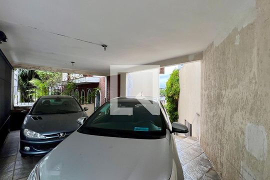 Garagem de casa à venda com 4 quartos, 275m² em Vila Madalena, São Paulo
