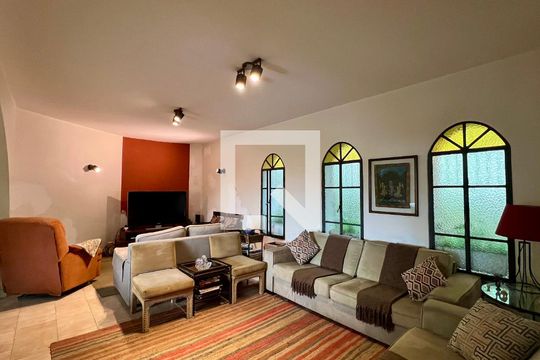 Sala de casa à venda com 4 quartos, 275m² em Vila Madalena, São Paulo