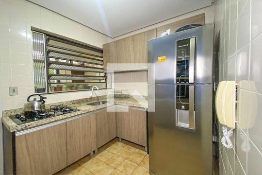 Cozinha de apartamento para alugar com 2 quartos, 60m² em São José, São Leopoldo