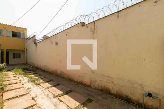 Área Externa de casa à venda com 2 quartos, 105m² em Santa Terezinha, Belo Horizonte