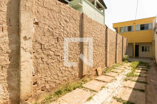 Área Externa de casa à venda com 2 quartos, 105m² em Santa Terezinha, Belo Horizonte