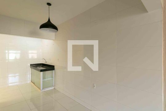 Cozinha de casa à venda com 2 quartos, 105m² em Santa Terezinha, Belo Horizonte