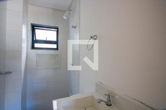 Banheiro de kitnet/studio à venda com 1 quarto, 23m² em Vila Bastos, Santo André