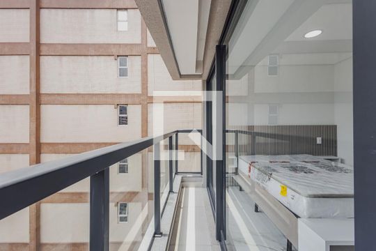 Varanda de kitnet/studio à venda com 1 quarto, 27m² em Paraíso, São Paulo