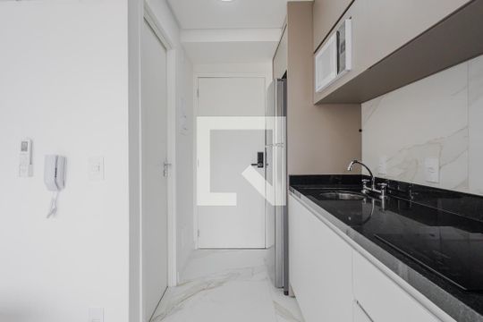 Cozinha de kitnet/studio à venda com 1 quarto, 27m² em Paraíso, São Paulo