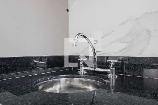 Cozinha de kitnet/studio à venda com 1 quarto, 27m² em Paraíso, São Paulo