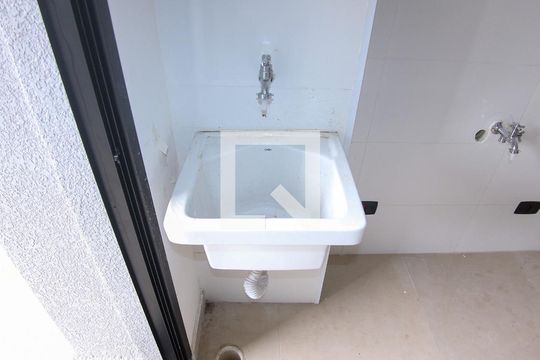 Área de serviço de apartamento para alugar com 2 quartos, 49m² em Vila Fernandes, São Paulo