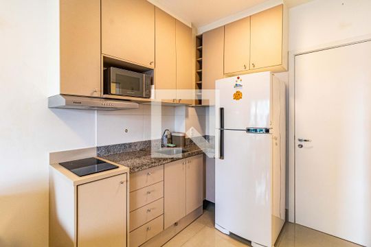 Cozinha de apartamento à venda com 1 quarto, 32m² em Butantã, São Paulo
