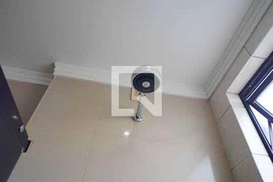 Banheiro de apartamento para alugar com 1 quarto, 42m² em Centro, Florianópolis