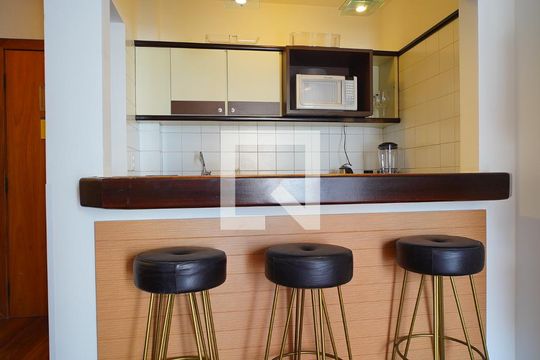 Cozinha de apartamento para alugar com 1 quarto, 42m² em Centro, Florianópolis