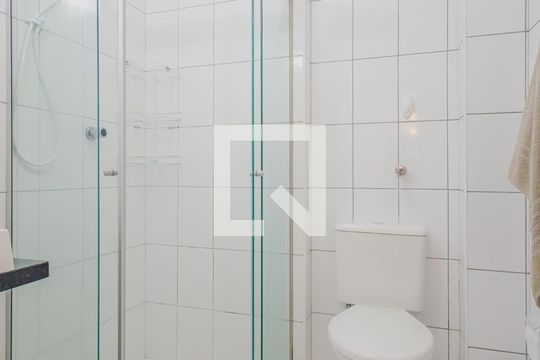 Banheiro de apartamento à venda com 3 quartos, 71m² em Pinheiros, São Paulo
