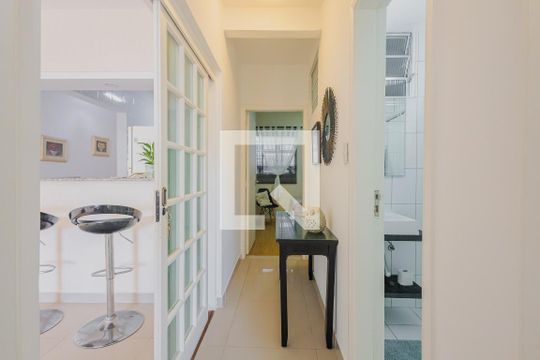 Corredor de apartamento à venda com 3 quartos, 71m² em Pinheiros, São Paulo