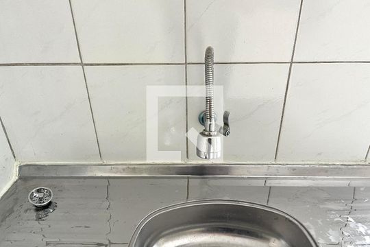 Cozinha  de casa para alugar com 1 quarto, 20m² em Vila Guarani (zona Sul), São Paulo