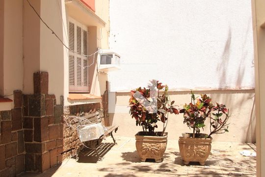 Entrada de apartamento à venda com 3 quartos, 90m² em Floresta, Porto Alegre
