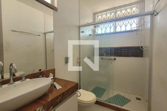 Casa à venda com 4 quartos, 265m² em Piratininga, Niterói