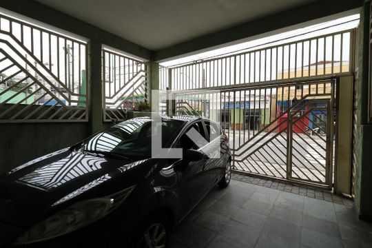 Garagem de casa à venda com 3 quartos, 109m² em Utinga, Santo André