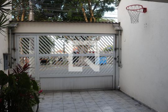 Garagem de casa à venda com 3 quartos, 200m² em Osvaldo Cruz, São Caetano do Sul