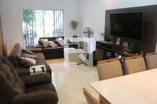 Casa à venda com 3 quartos, 200m² em Osvaldo Cruz, São Caetano do Sul