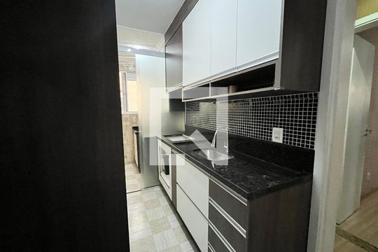 Cozinha e Área de Serviço de apartamento para alugar com 2 quartos, 49m² em Vila Urupês, Suzano