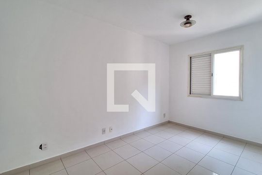 Suíte 1 de apartamento para alugar com 2 quartos, 111m² em Vila Ipojuca, São Paulo