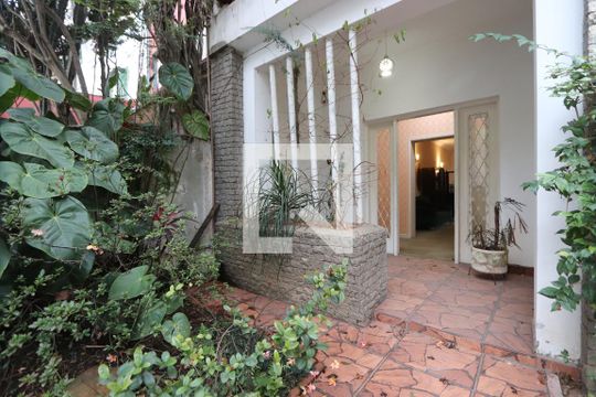 Jardim de casa à venda com 3 quartos, 350m² em Vila Mariana, São Paulo