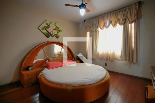 Suite de casa à venda com 4 quartos, 330m² em Cidade Nova, Belo Horizonte