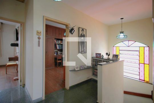 Corredor 2º piso de casa à venda com 4 quartos, 330m² em Cidade Nova, Belo Horizonte