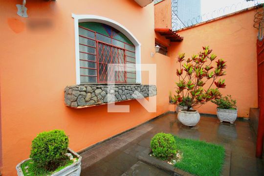 Varanda frente de casa à venda com 4 quartos, 330m² em Cidade Nova, Belo Horizonte