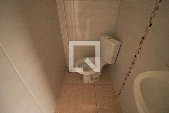 Banheiro de apartamento para alugar com 1 quarto, 40m² em Vila Prado, São Paulo