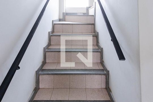 Escada de apartamento à venda com 3 quartos, 135m² em Prado, Belo Horizonte