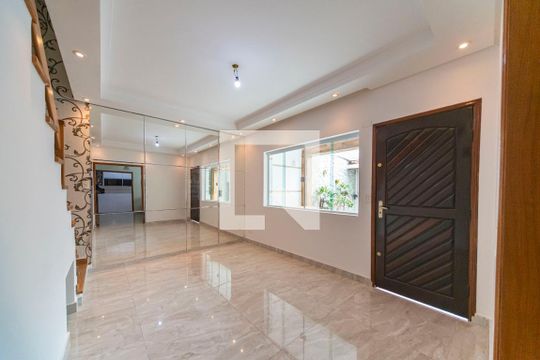 Casa para alugar com 3 quartos, 180m² em Vila Pires, Santo André