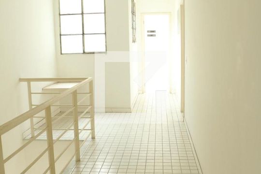 Corredor de casa para alugar com 4 quartos, 350m² em Centro, Nova Iguaçu