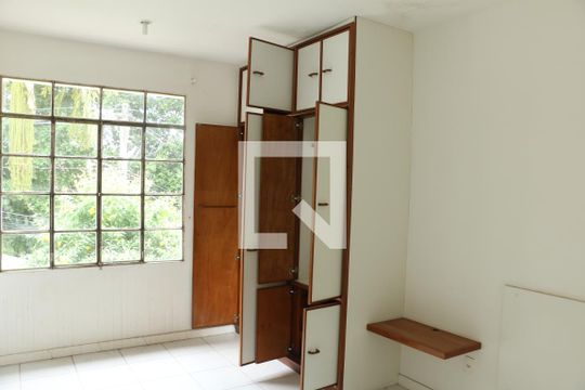 Quarto 1 de casa para alugar com 4 quartos, 350m² em Centro, Nova Iguaçu